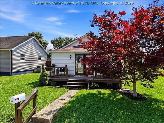 3rd image of 808 Dupont Ave