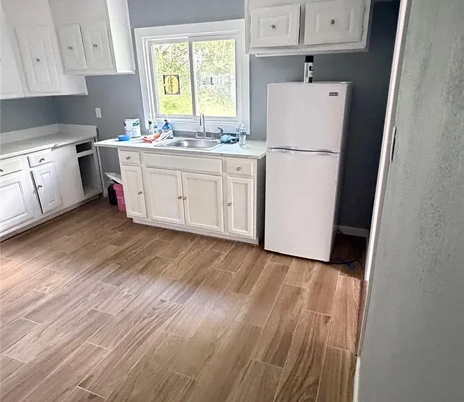1021 California Dr — Photo 4