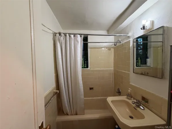 1551 Unionport Road #4C, Bronx, NY 10462