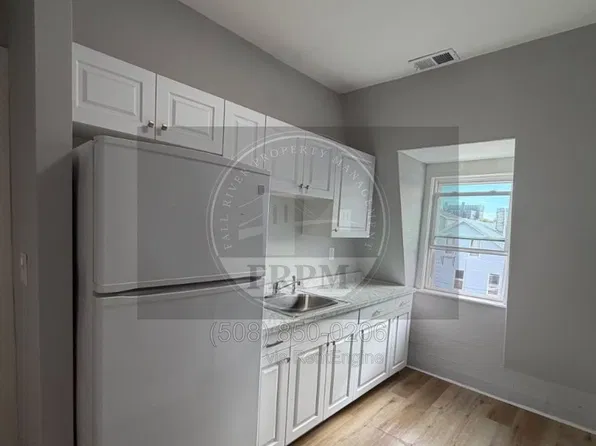 108 Cherry St #4, Fall River, MA 02720