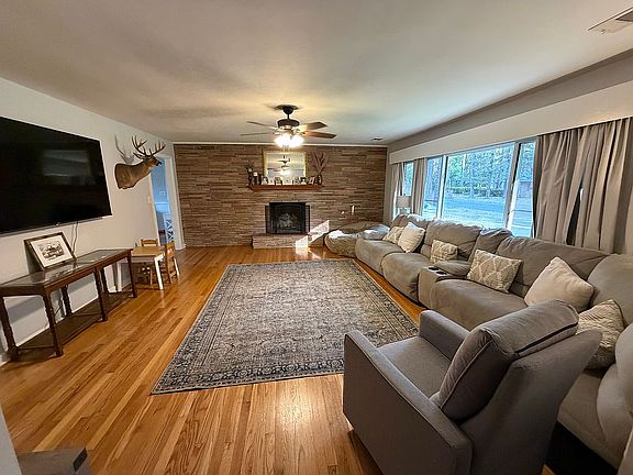2nd image of 170 Park St