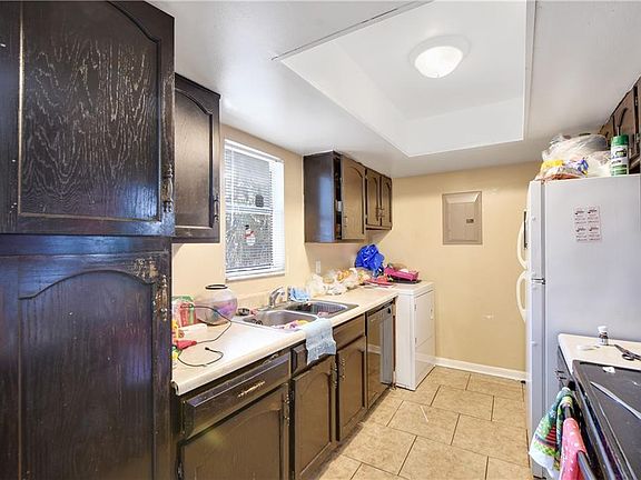 5th image of 4318 Aqua Vista Dr #11-K