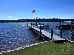 107 Meadowcrest Dr, Seneca, SC 29672