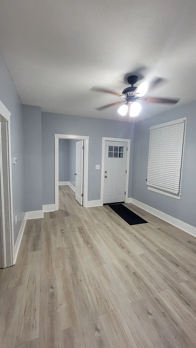 3342 Seymour Ave photo 1