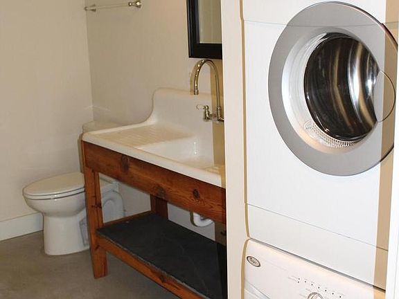5th image of 415 William St APT B