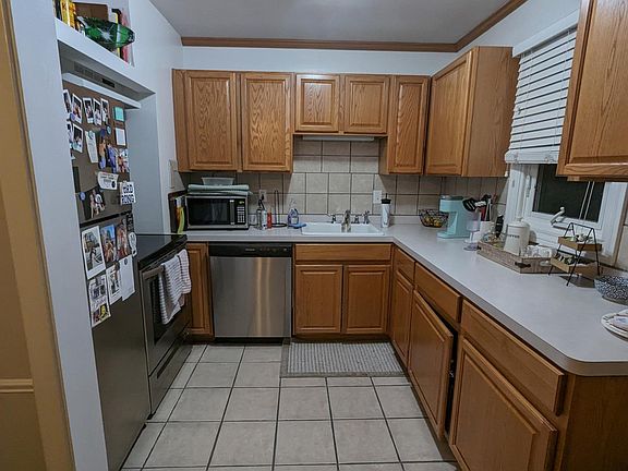 5th image of 3111 Linwood Ave