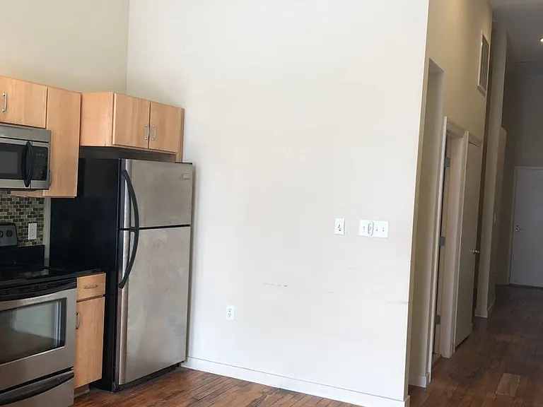 126-128 W Washington St #130 — Photo 5