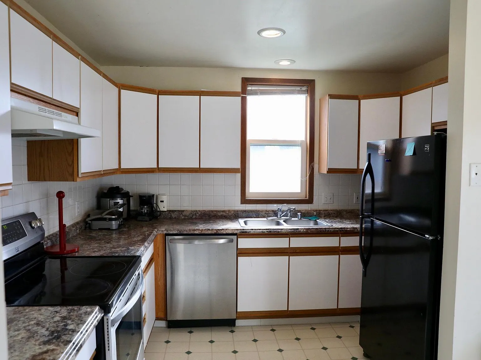 1 bed, 950 sqft, $1,250 — Photo 2