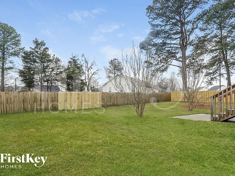 425 Kellywood Ct — Photo 15