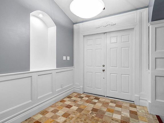 5th image of 18262 104th Terrace S