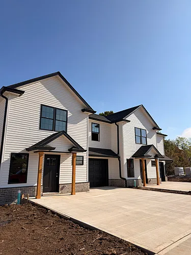 1030 Magnolia Way Photo 1