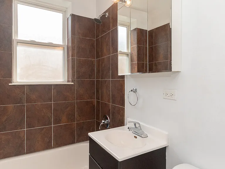 839 Diversey — Photo 25