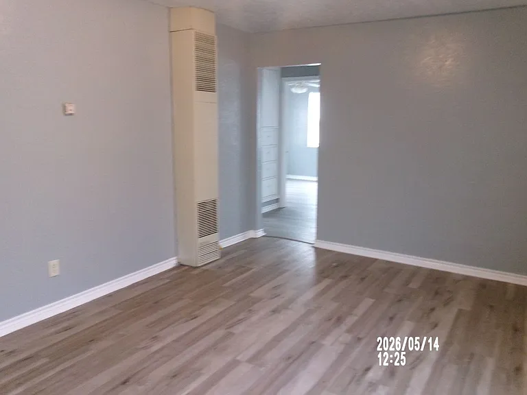 220 SW 24th St — Photo 25