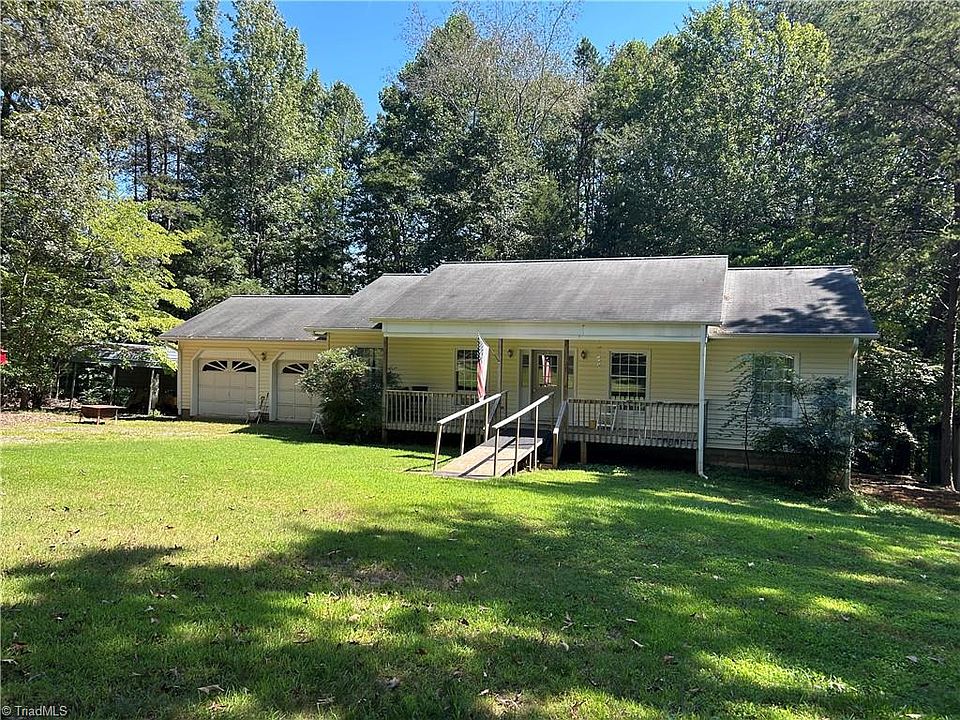 1st image of 3821 View Ln
