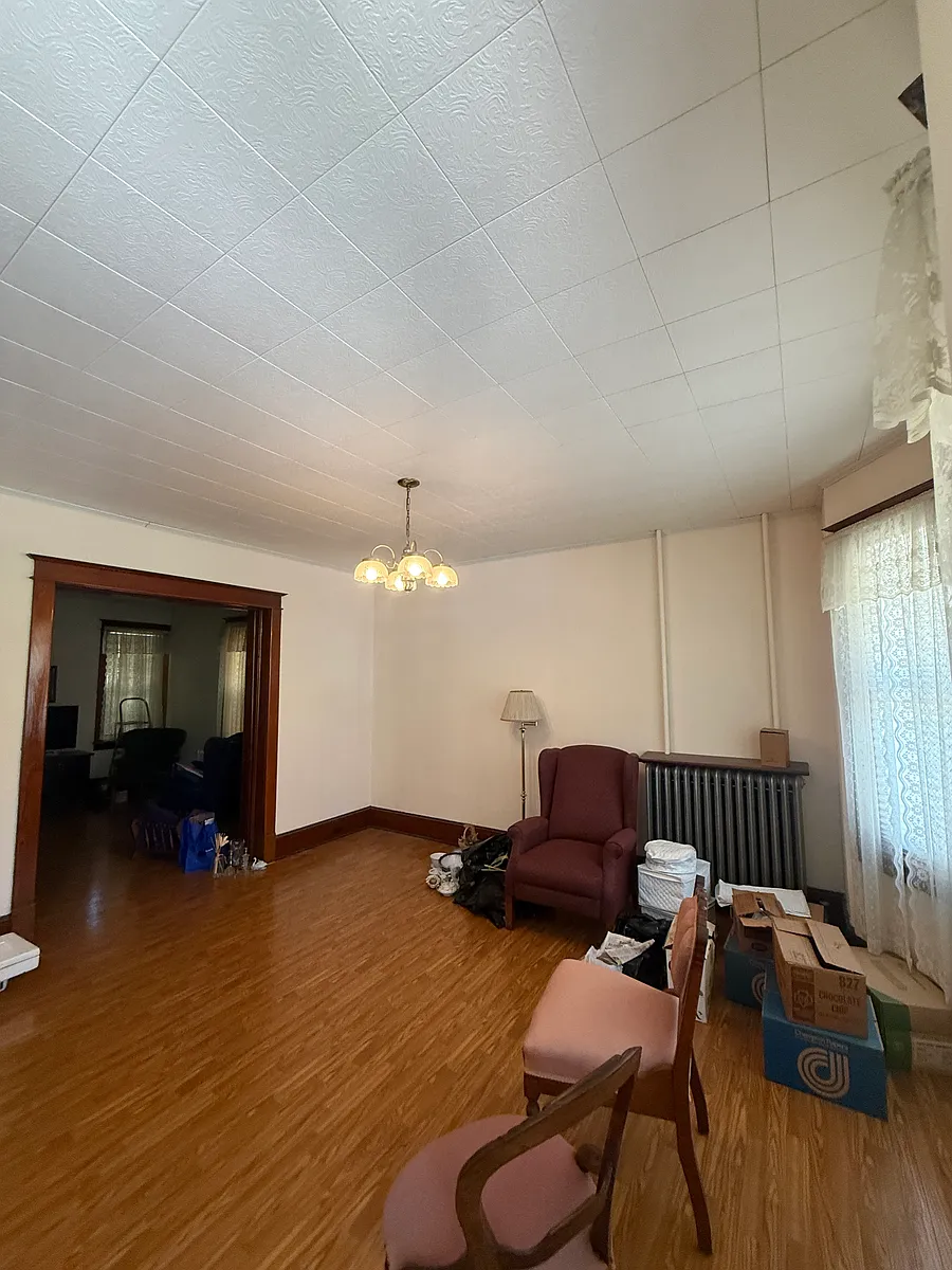 Building Photo - 322 S Jackson St