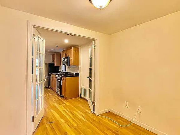 4th image of 113 Saint Marks Pl APT 4E