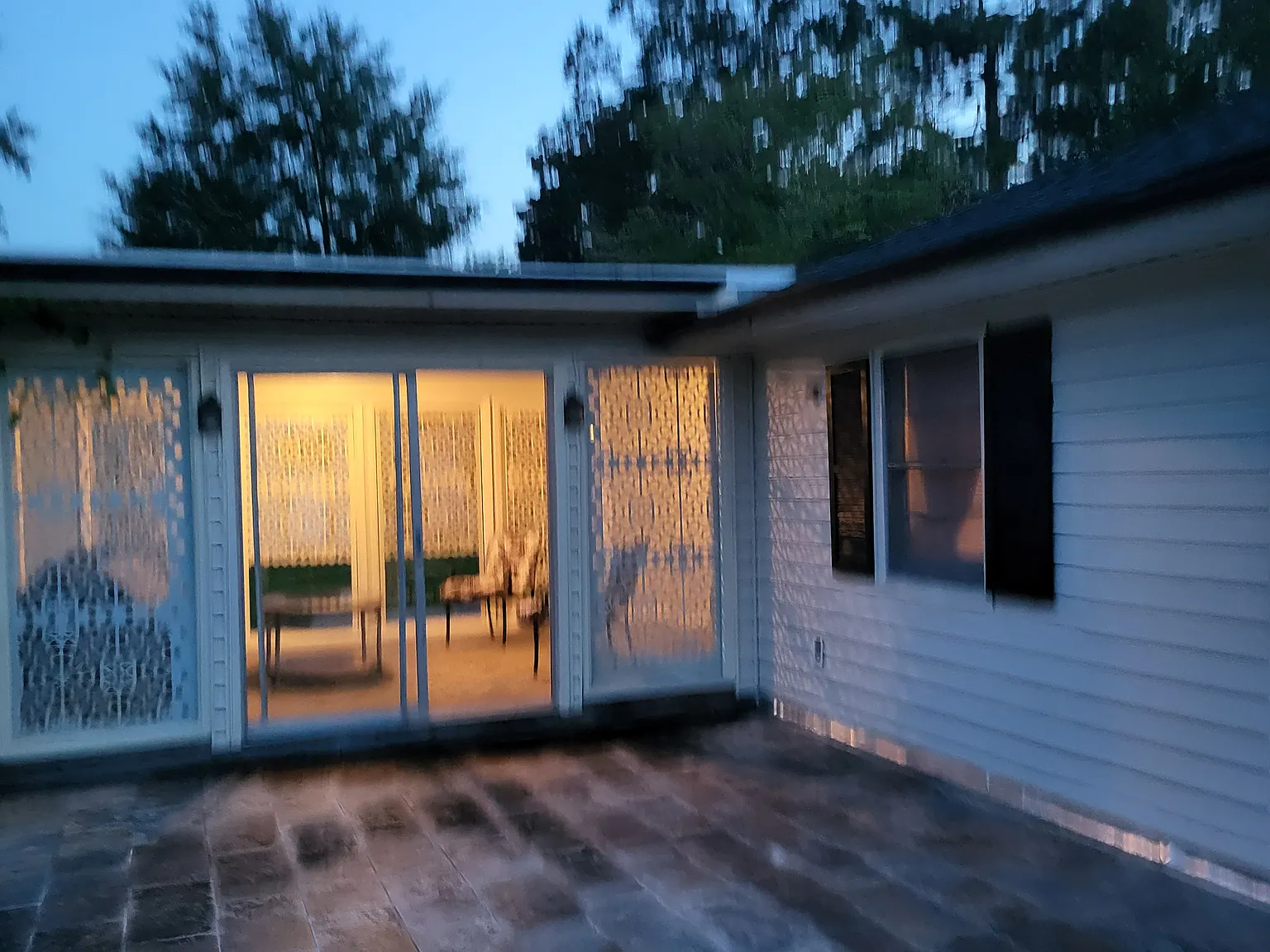 3 bed, 1981 sqft, $1,500 — Photo 4