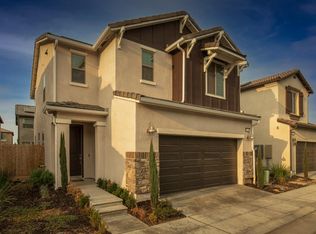 6218 E Nala Dr, Fresno, CA 93727