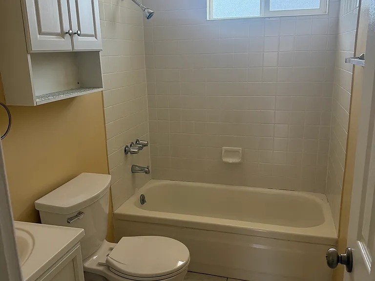 2608 Manhattan Ave #A — Photo 6