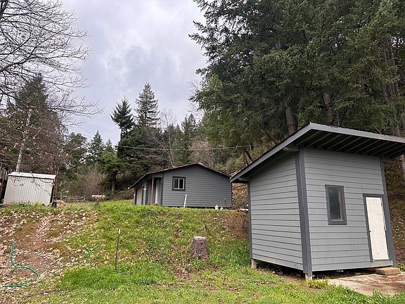 4th image of 160 Panther Rd