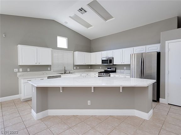 5th image of 5944 Sassa St