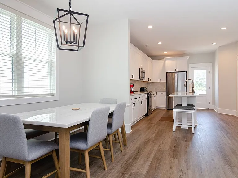 902 2nd St S #2 — Photo 3