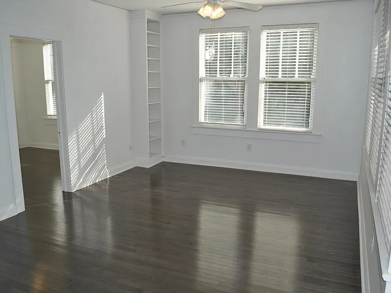 1305 S Albany Ave #B — Photo 2