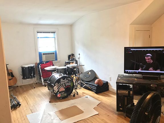 3rd image of 59 Deer St #B