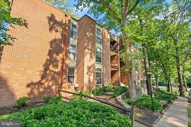 3378 Woodburn Rd #11 — Photo 28