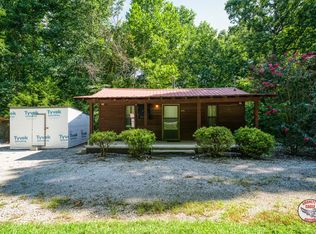 5696 Eagles Cove Rd, Byrdstown, TN 38549