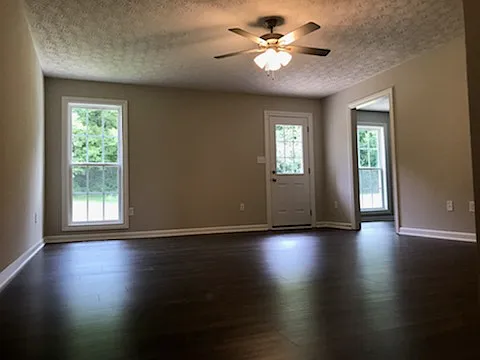 472 Crossfield Way — Photo 3