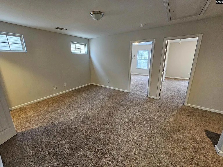 940 Yarrow Ln — Photo 10