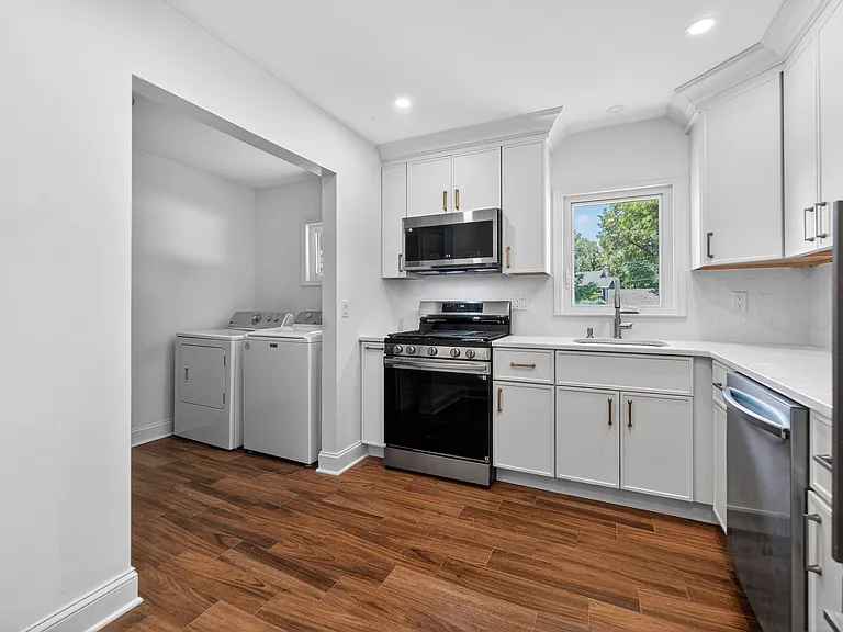 101 Sheldon St — Photo 10
