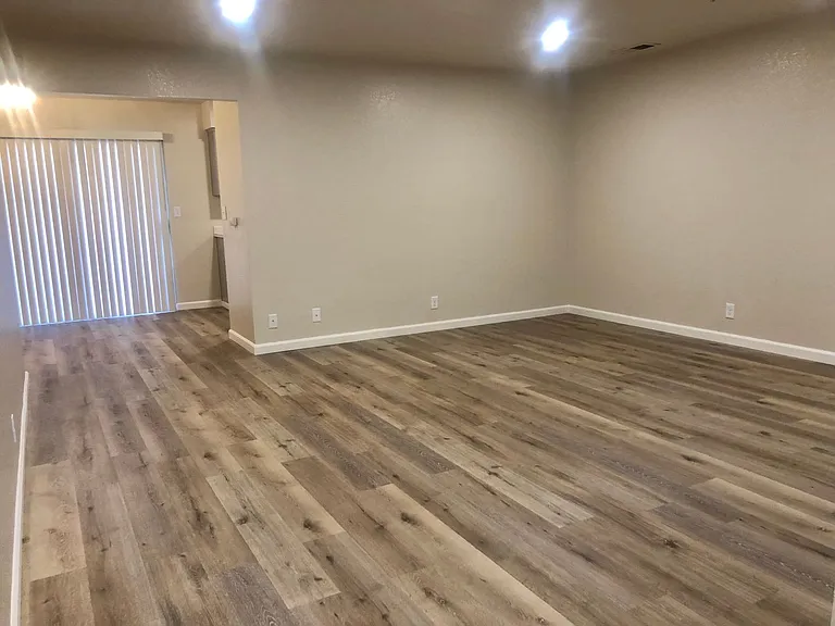 Madison Townhomes — Photo 4