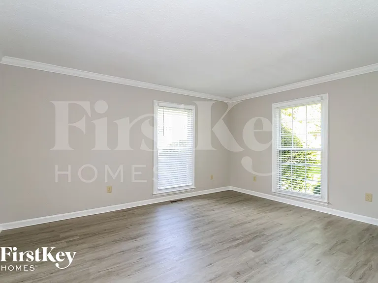 2105 Mirus Ct — Photo 5
