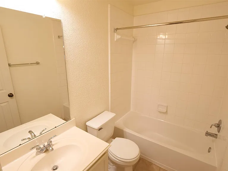 22719 Sierra Lake Ct — Photo 25