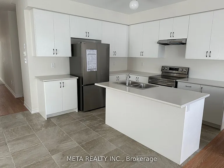 34 Durham Ave — Photo 7