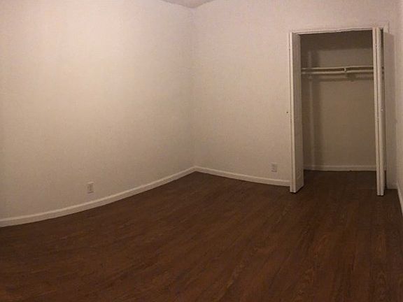 3rd image of 1518 E 51st St