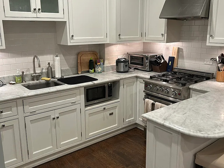 334 W Menomonee St #203 — Photo 6