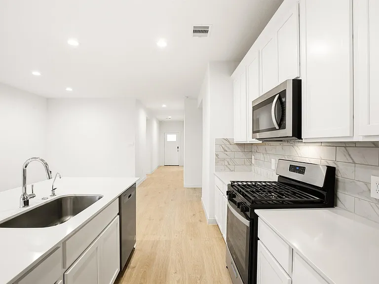 30615 Skye Villa Ln — Photo 14