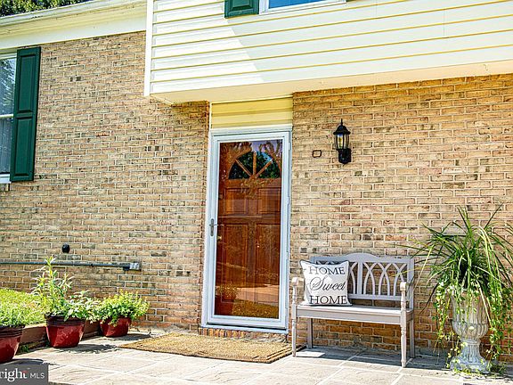 5th image of 2100 Windom Ct