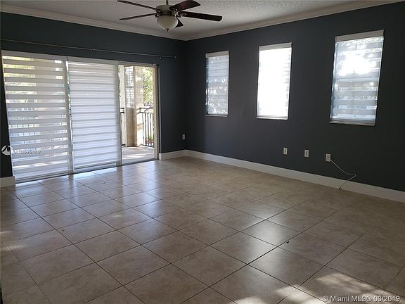 5th image of 2492 Centergate Dr