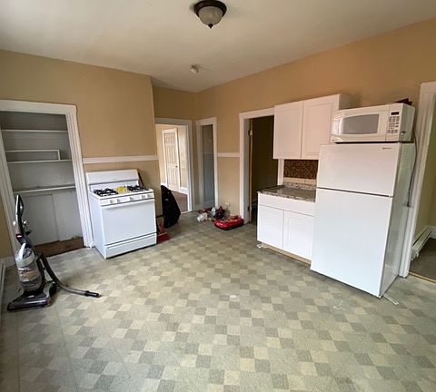 4th image of 107 Heath St #2