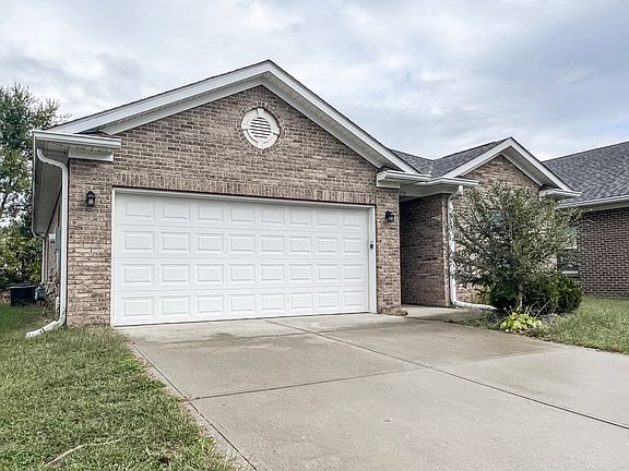 2nd image of 834 Baden Manor Dr