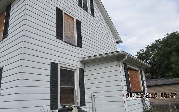 4th image of 705 N Cottage St