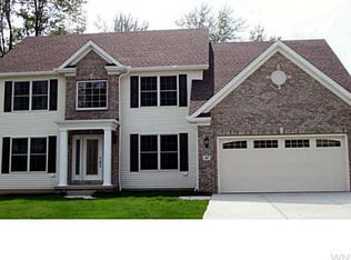 47 Briarwood Ln, Grand Island, NY 14072