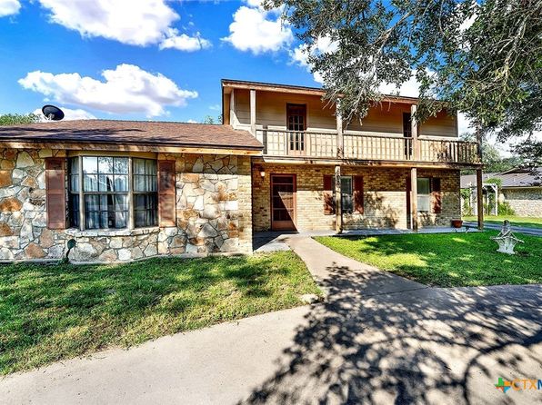 603 N Rachel St, Falls City, TX 78113