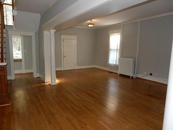 4th image of 518 Woods Ave SW
