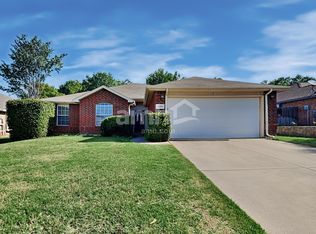 3207 Athens Dr, Corinth, TX 76210