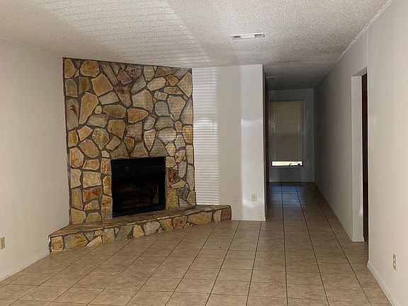 2nd image of 406 Deborah Ln APT B